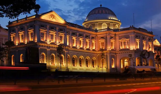 the National Museum of Singapore at night