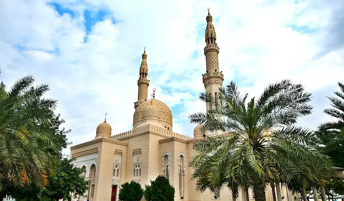 The beautiful Jumeirah Mosque -- FLICKR: https://www.flickr.com/photos/phareannah/3216054008/sizes/l